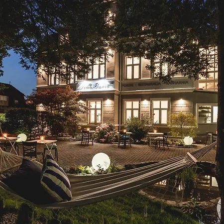 Couette-café Blekit By Dorota Szelagowska