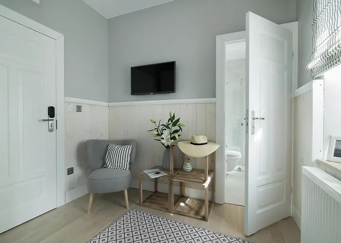 Blekit By Dorota Szelagowska Couette-café